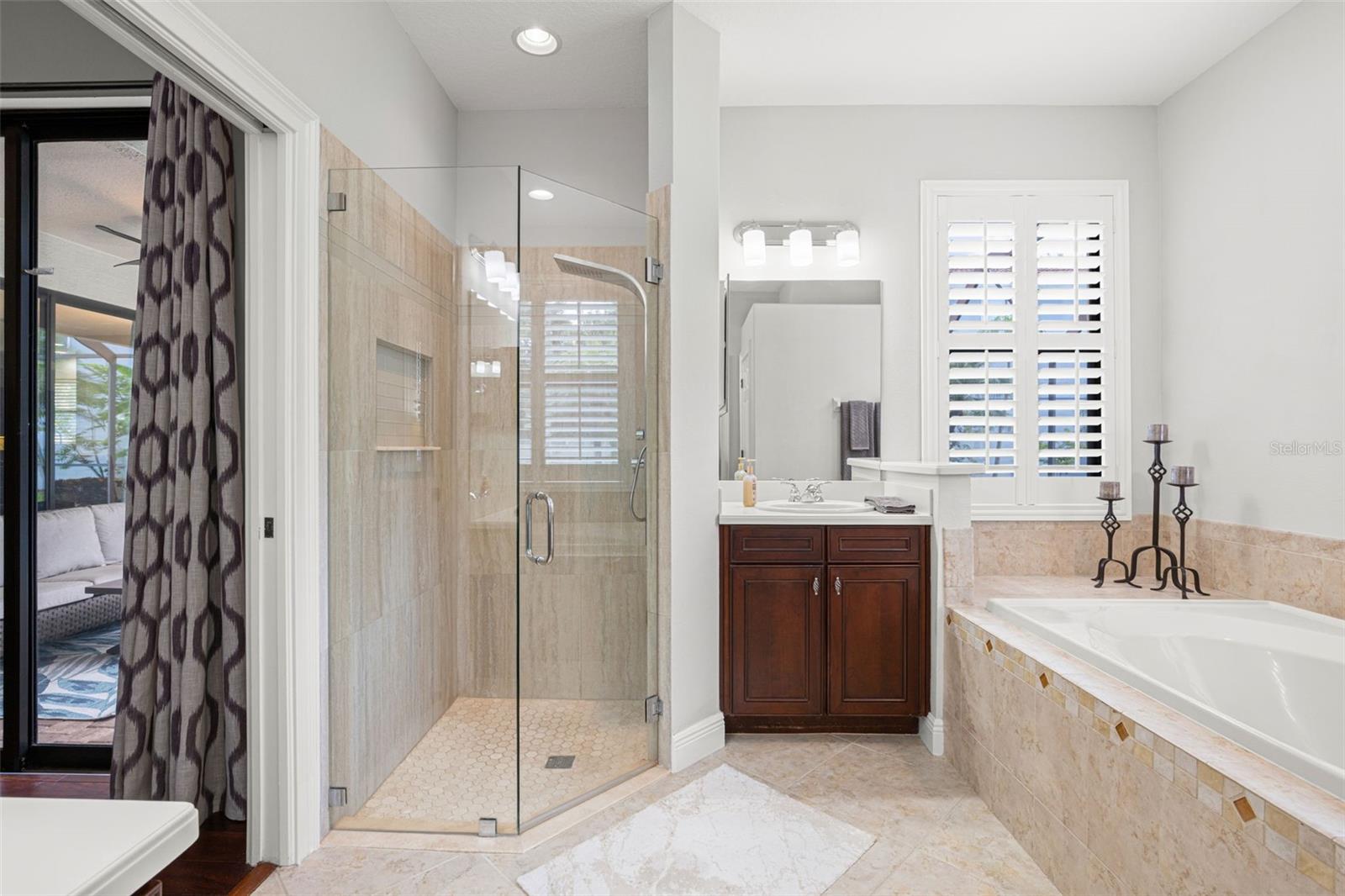 2675 LAKEBREEZE LN S — photo 33