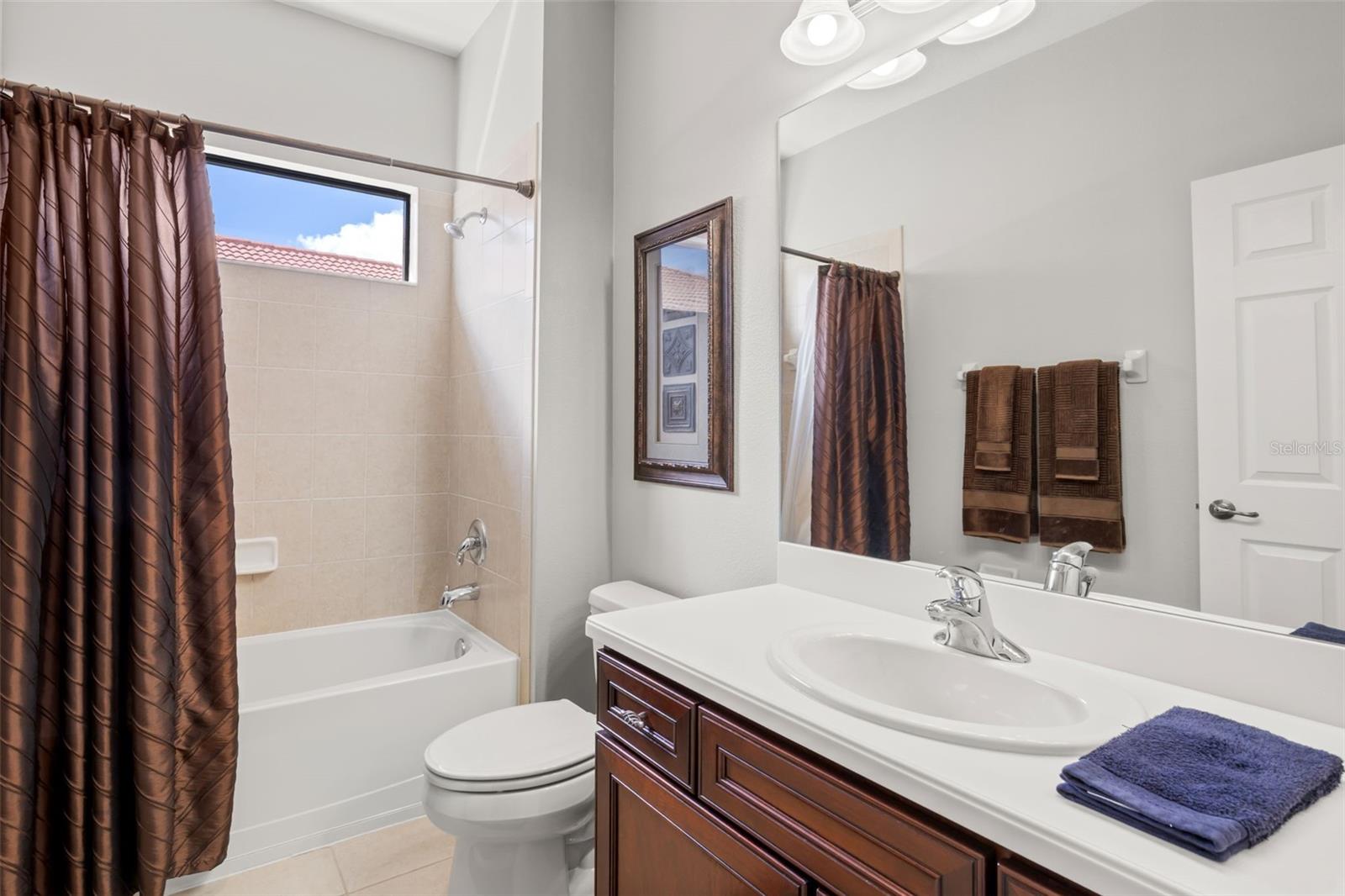 2675 LAKEBREEZE LN S — photo 45