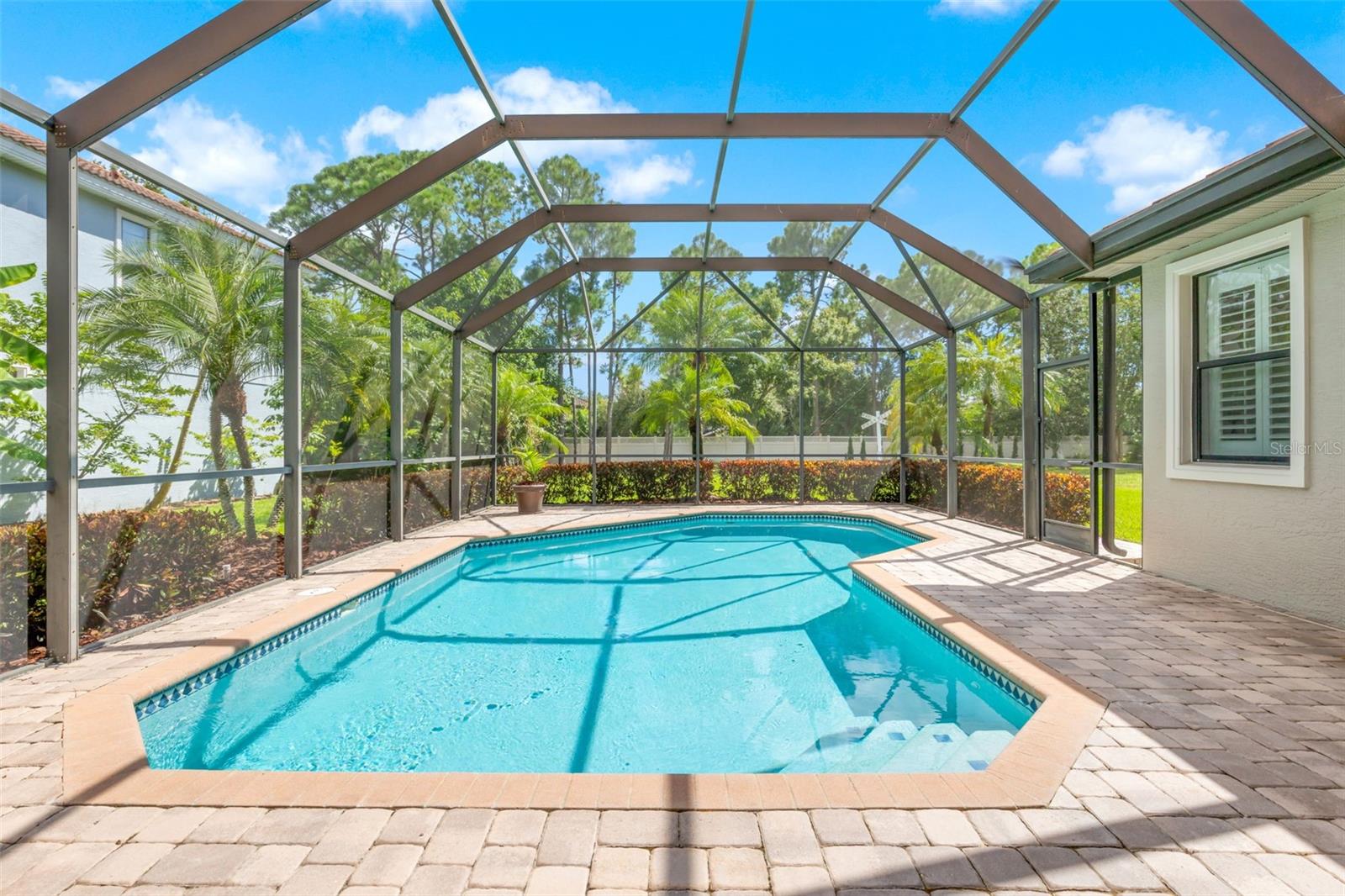2675 LAKEBREEZE LN S — photo 64