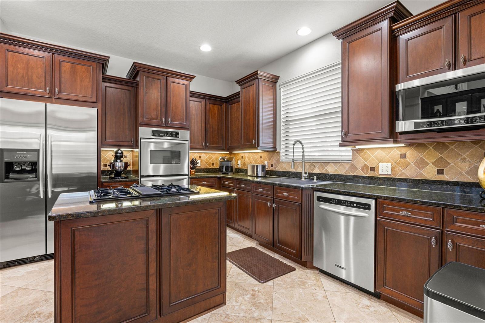2675 LAKEBREEZE LN S — photo 23