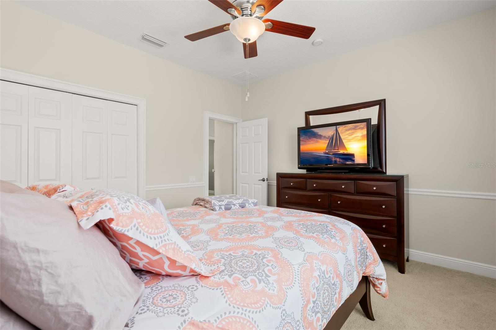 2675 LAKEBREEZE LN S — photo 41