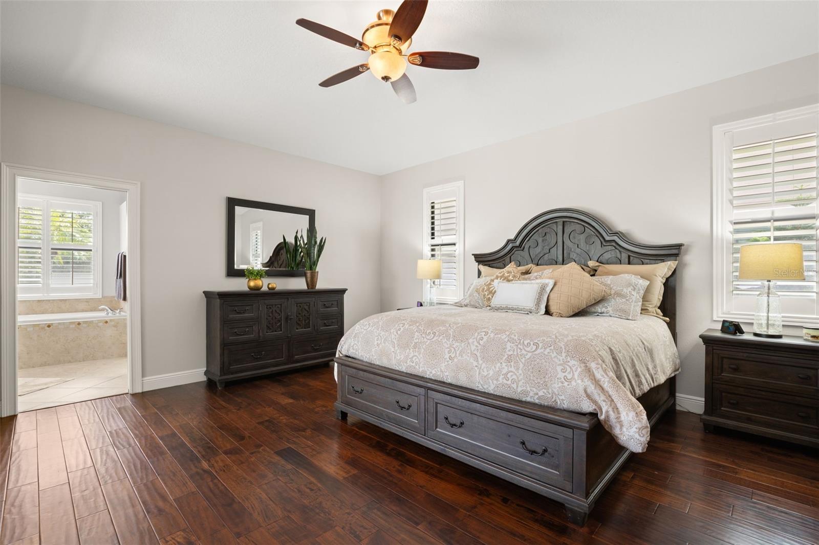 2675 LAKEBREEZE LN S — photo 32