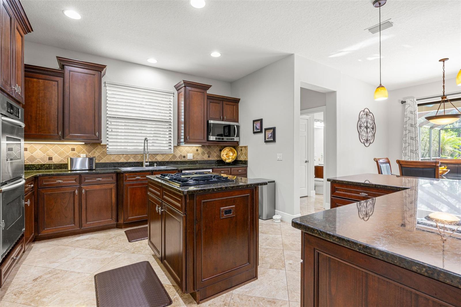 2675 LAKEBREEZE LN S — photo 24