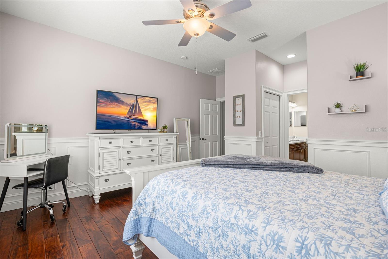 2675 LAKEBREEZE LN S — photo 39