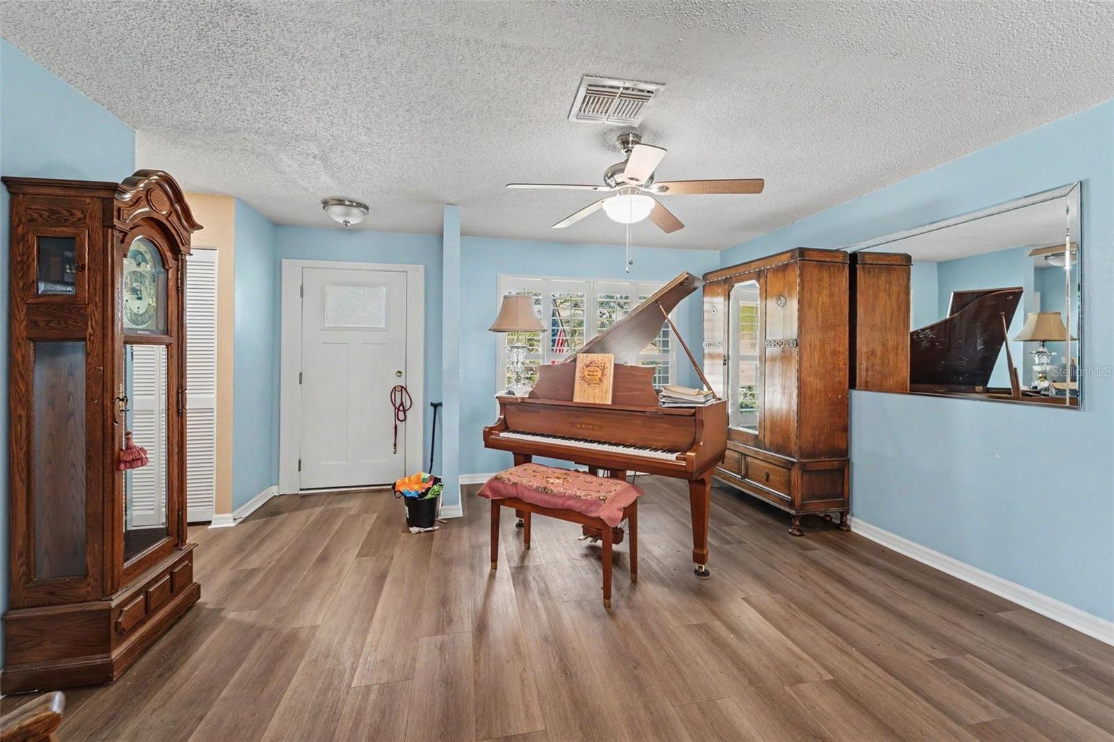 8521 CEDARVIEW CT — photo 5