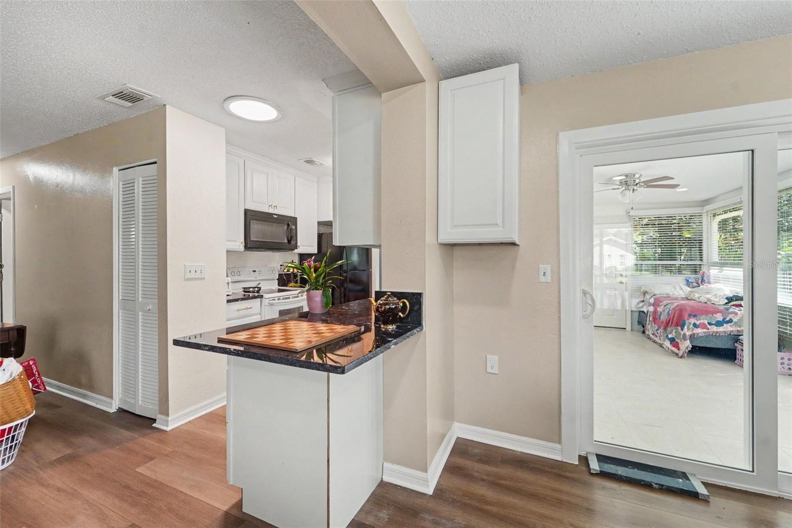 8521 CEDARVIEW CT — photo 13