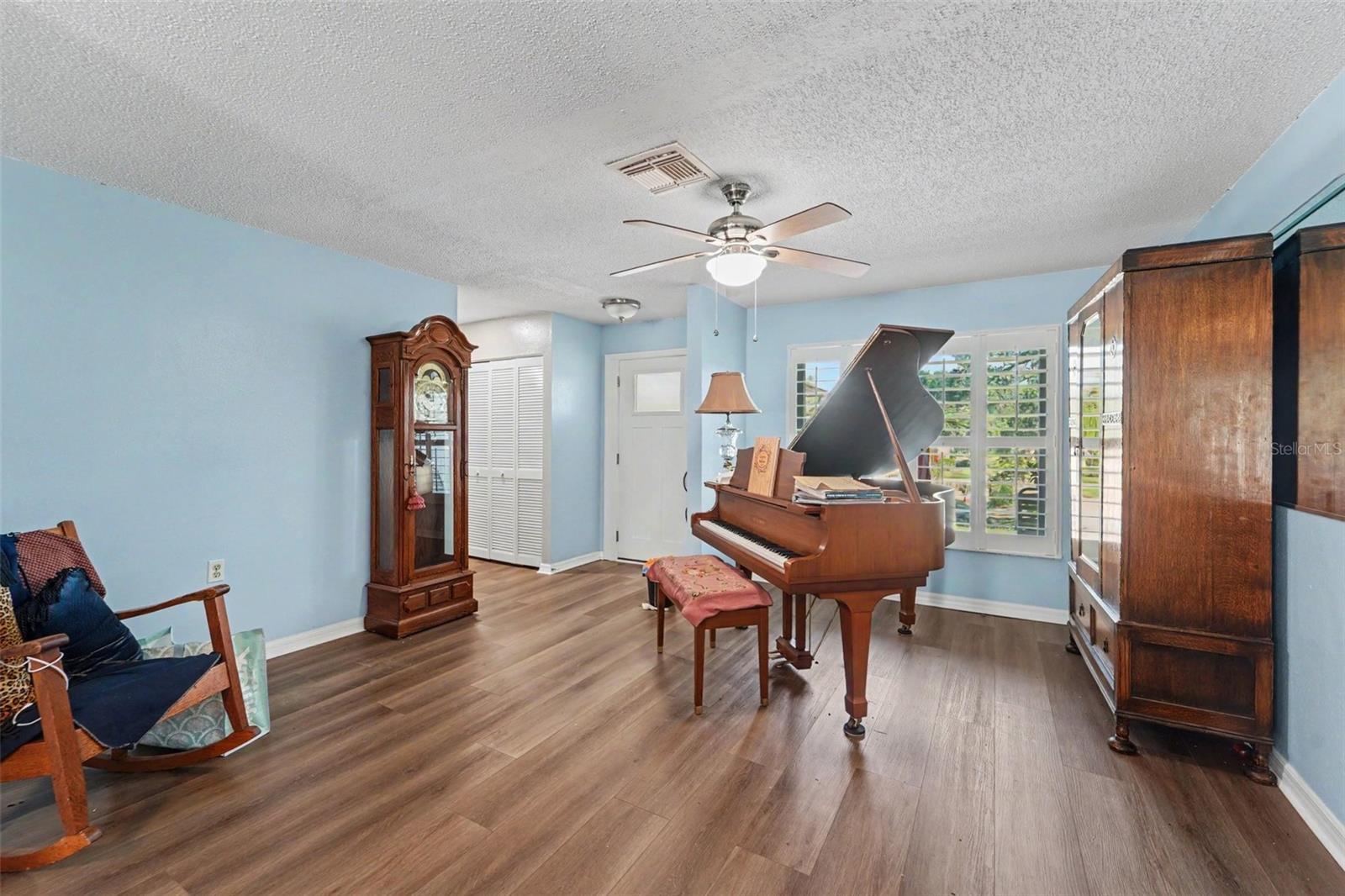 8521 CEDARVIEW CT — photo 6