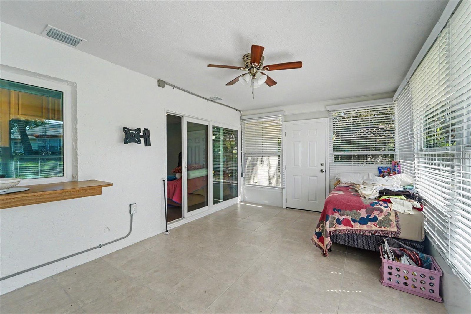 8521 CEDARVIEW CT — photo 16