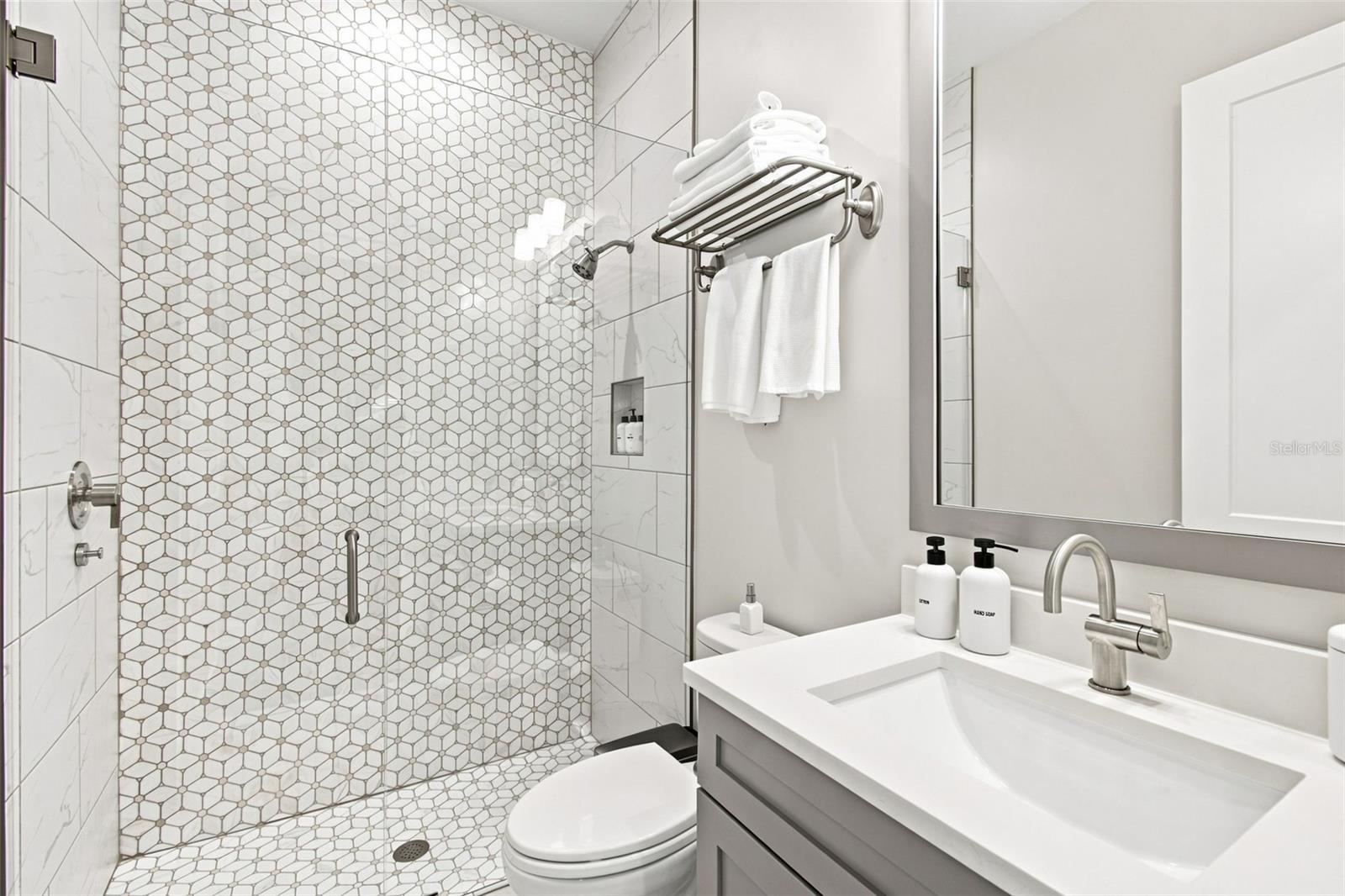 3103 W HAWTHORNE RD — photo 37