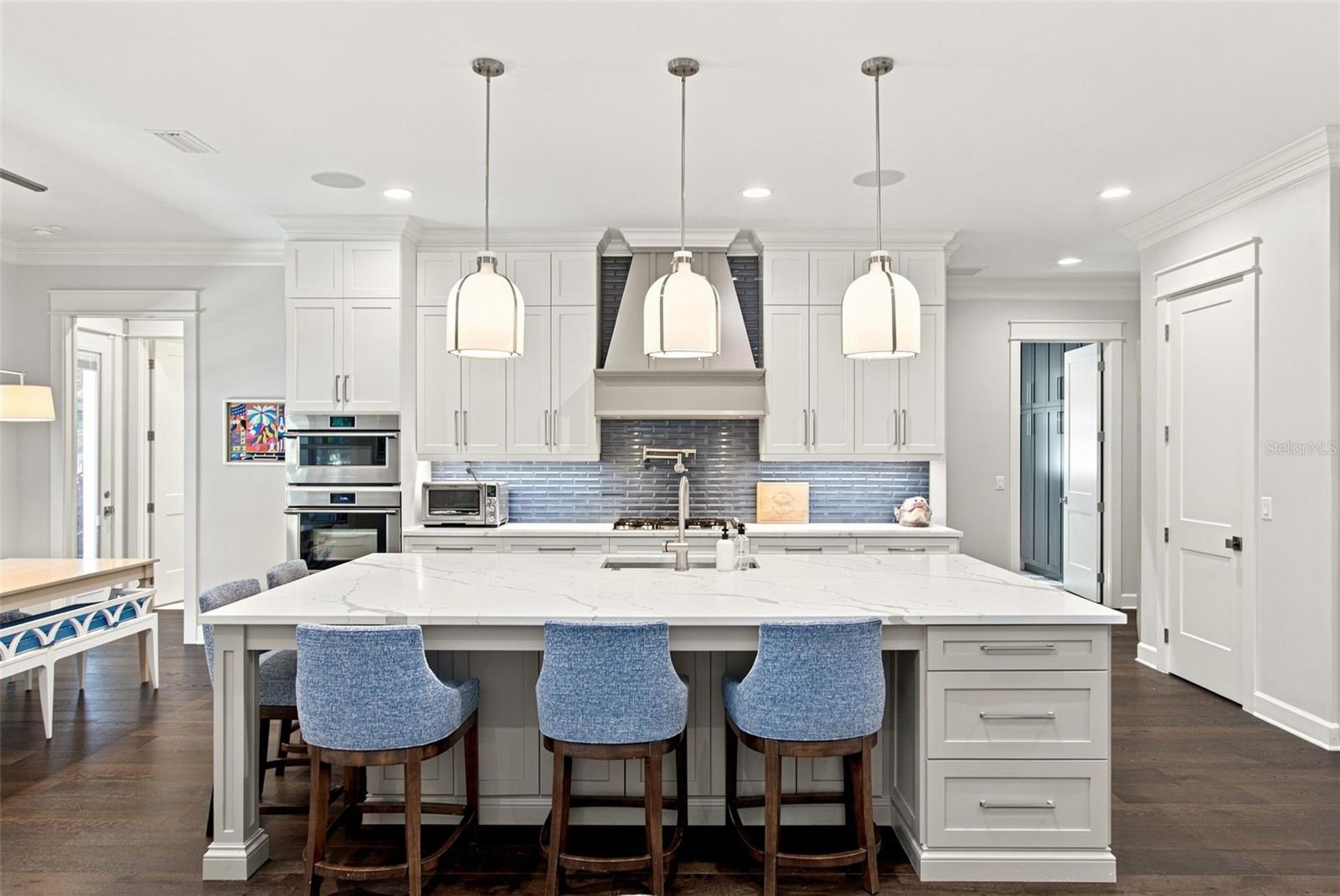3103 W HAWTHORNE RD — photo 3