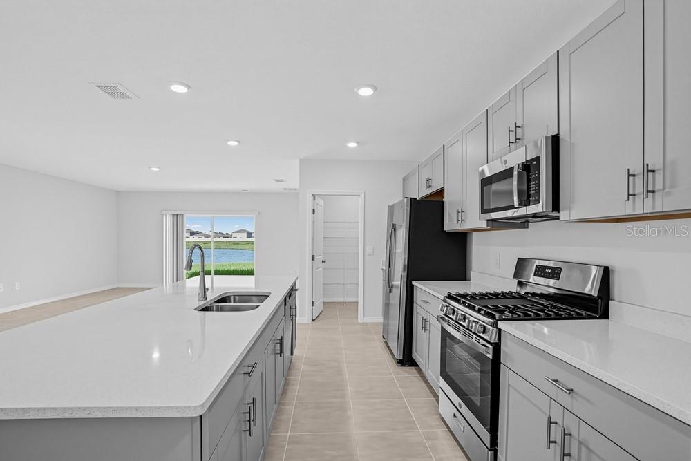 13321 COMMONS AVE — photo 8
