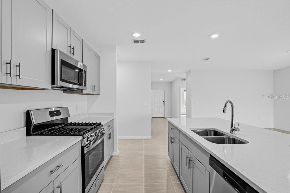 13321 COMMONS AVE — photo 10