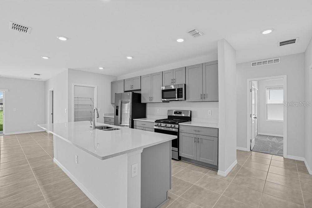 13321 COMMONS AVE — photo 7