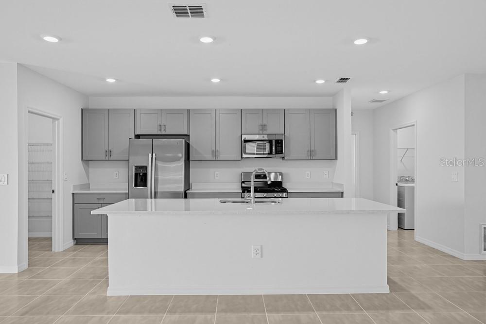 13321 COMMONS AVE — photo 2