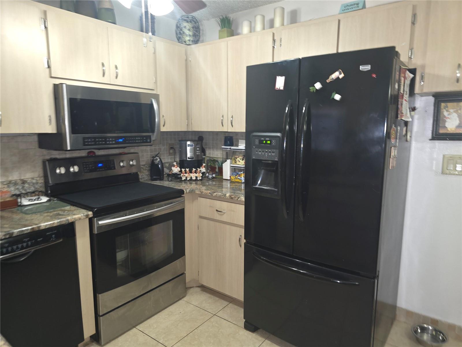 7051 VALLEJO WAY — photo 3