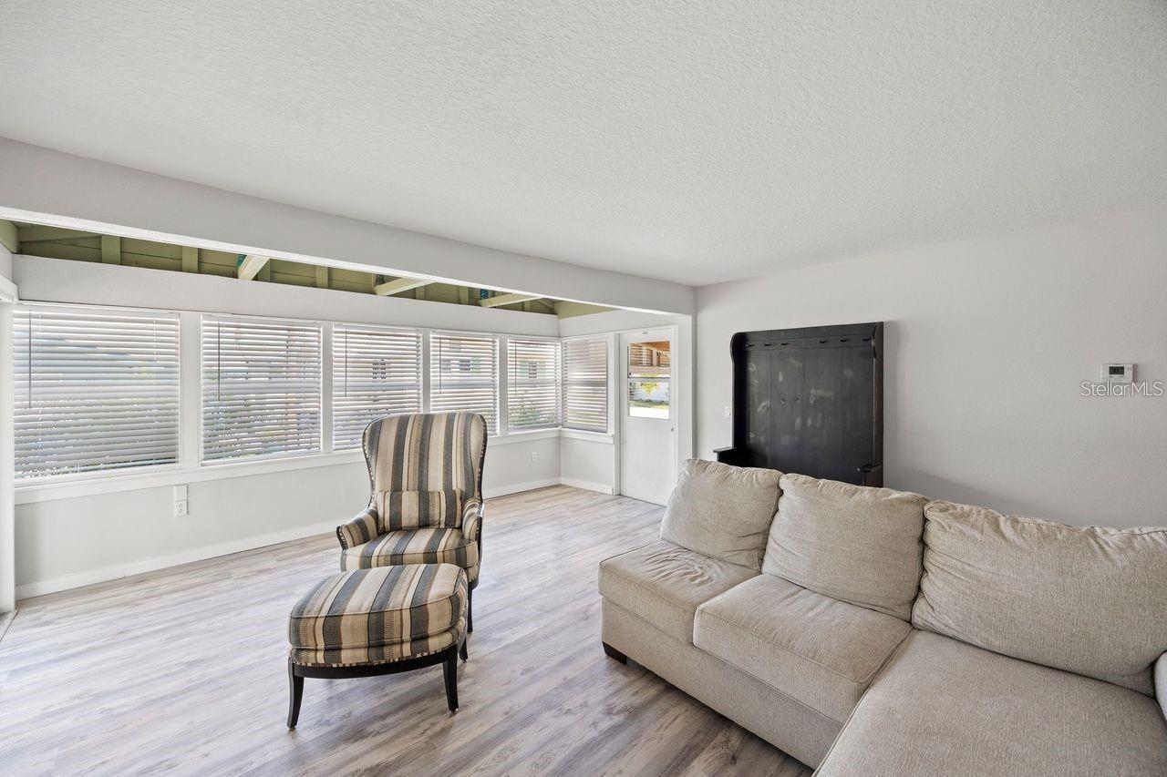 60 BRADEN CASTLE DR — photo 6