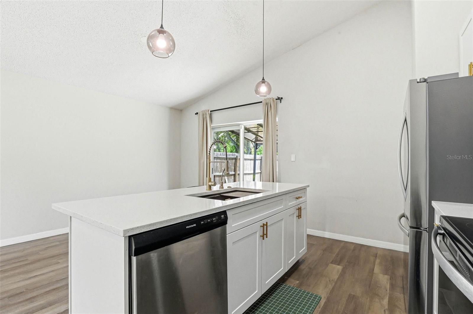 5916 LAKE FRONT DR — photo 16