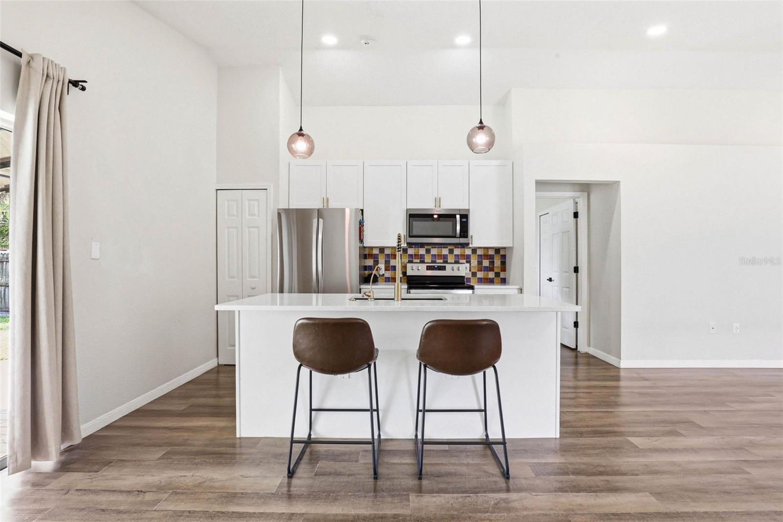 5916 LAKE FRONT DR — photo 10