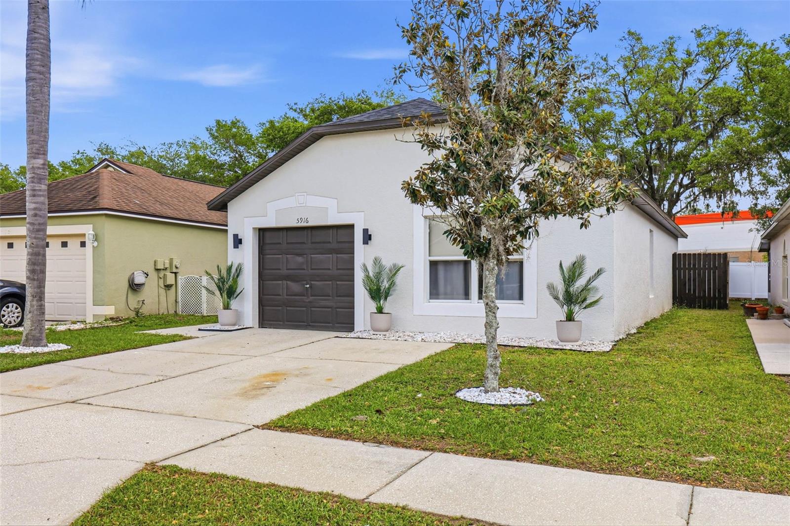 5916 LAKE FRONT DR — photo 4