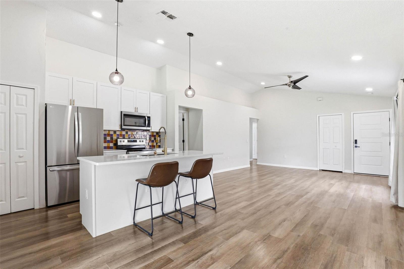 5916 LAKE FRONT DR — photo 11