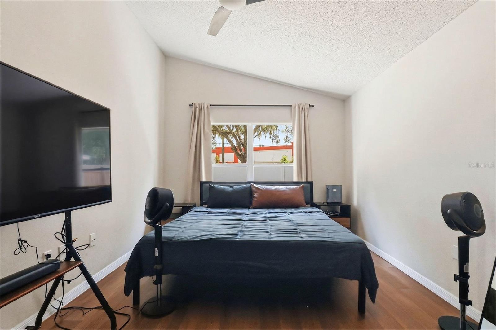 5916 LAKE FRONT DR — photo 25