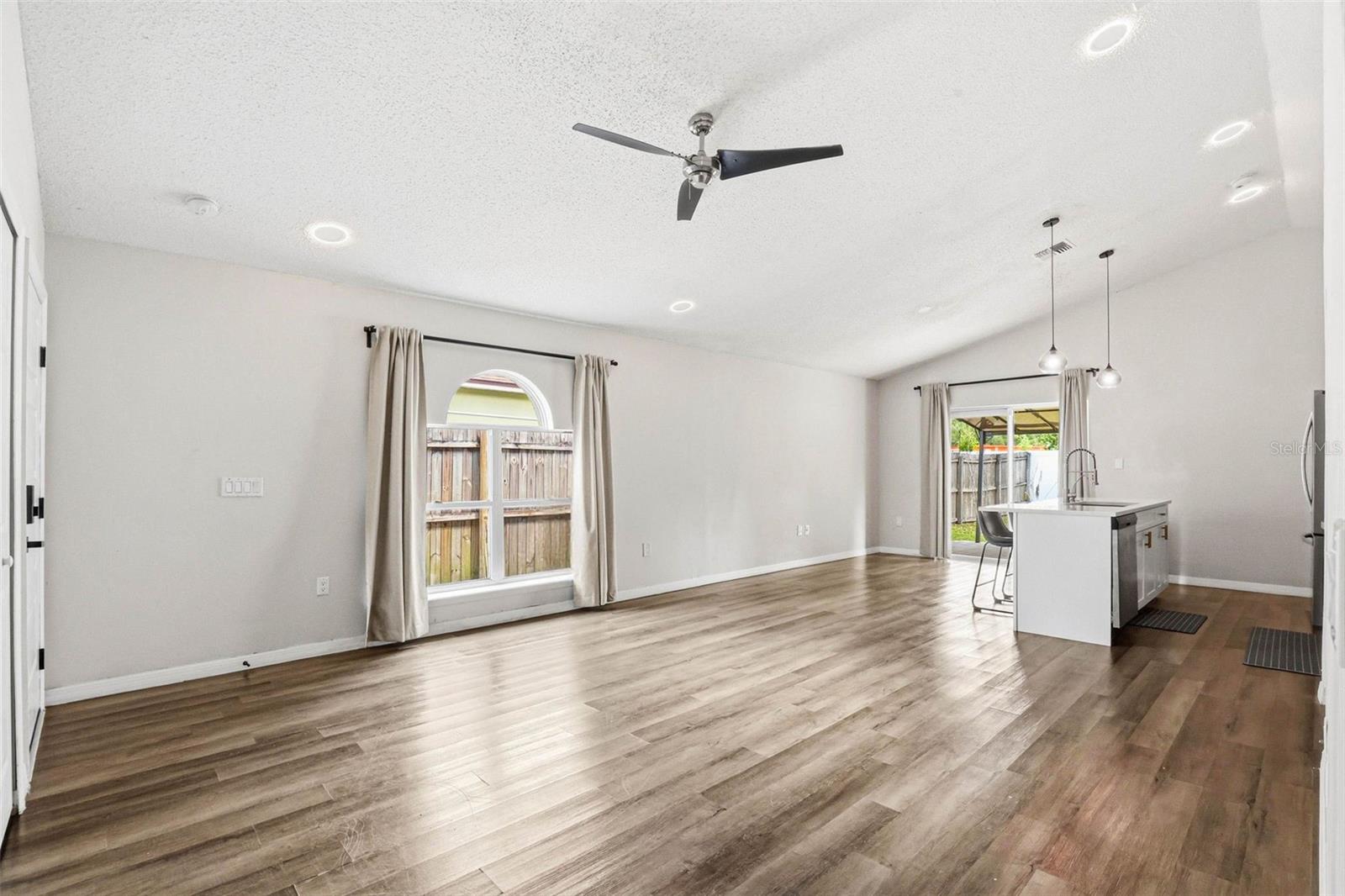 5916 LAKE FRONT DR — photo 7