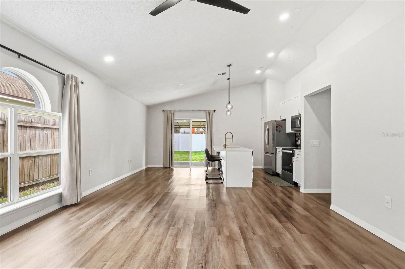 5916 LAKE FRONT DR — photo 8