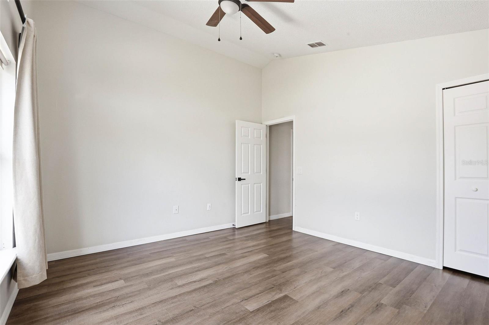5916 LAKE FRONT DR — photo 22