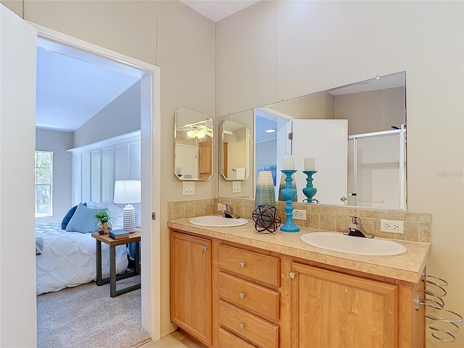 17235 CARLESIMO AVE — photo 29