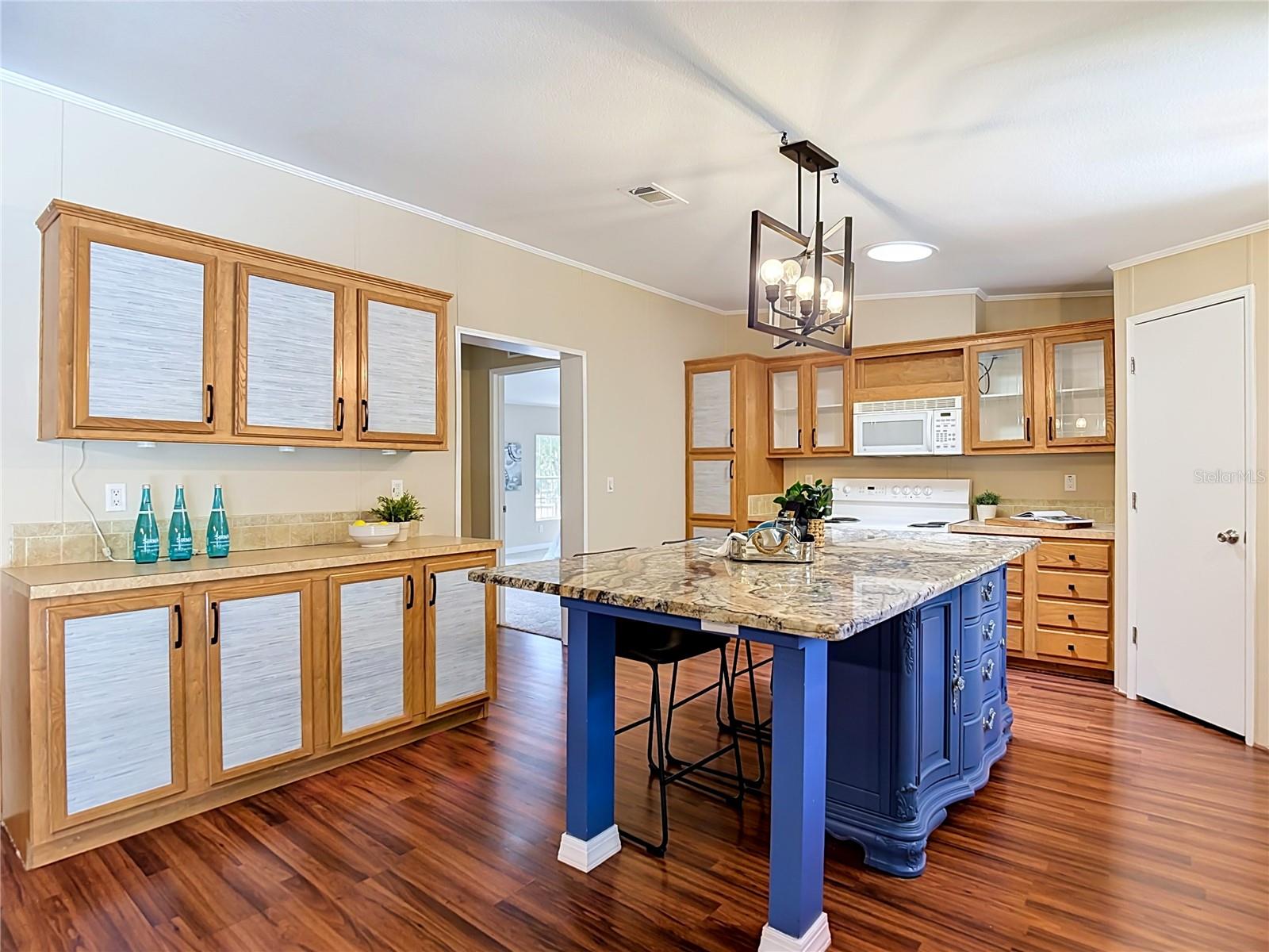 17235 CARLESIMO AVE — photo 10