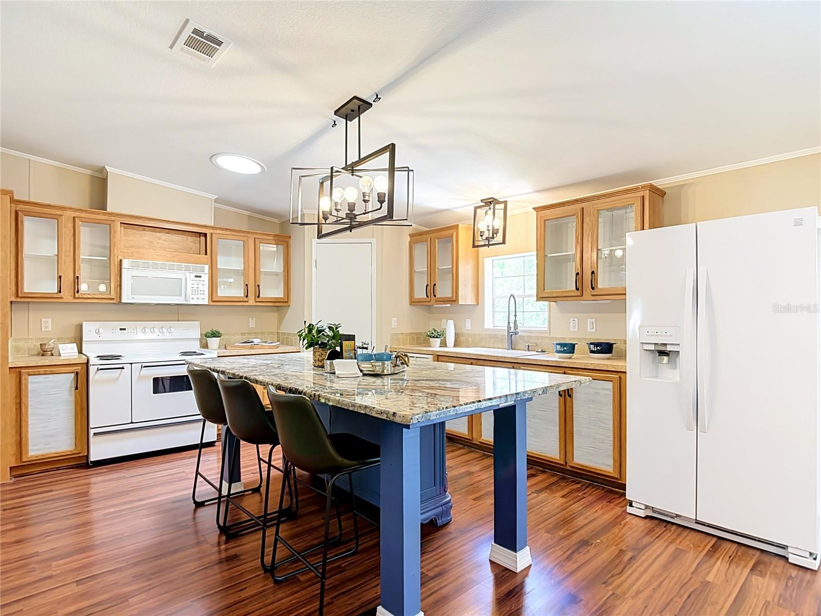 17235 CARLESIMO AVE — photo 8