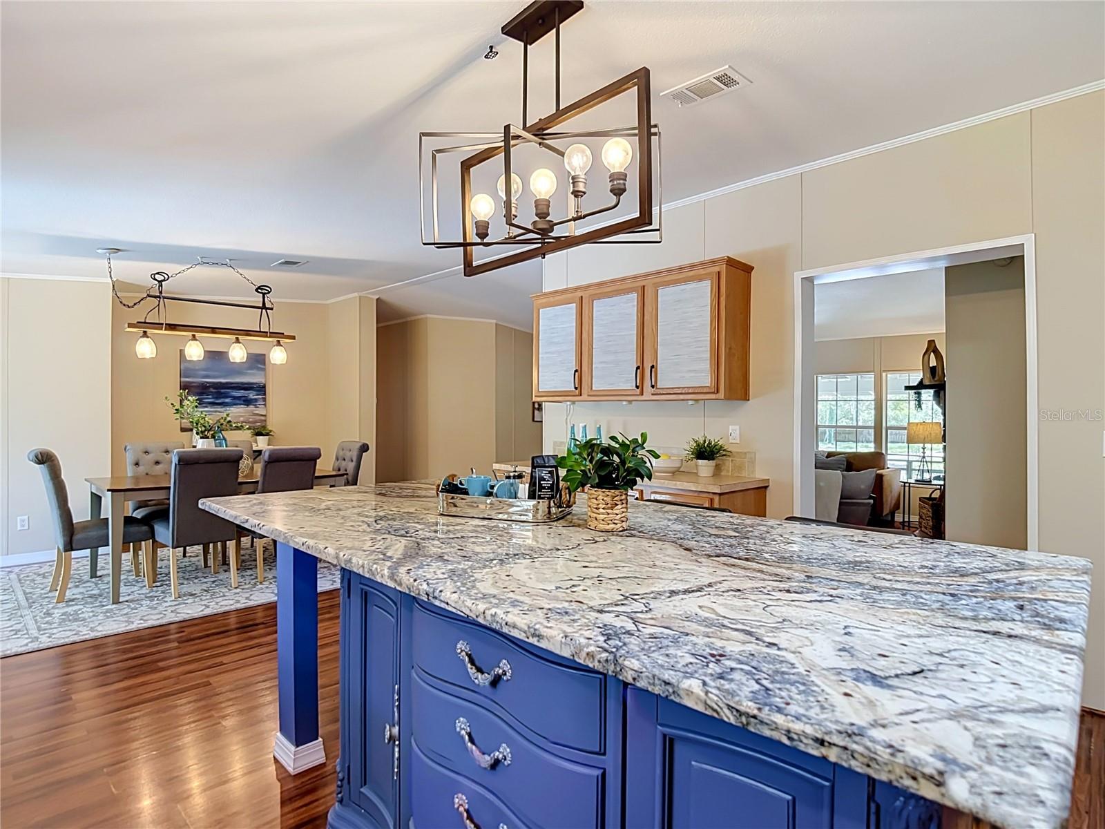 17235 CARLESIMO AVE — photo 12