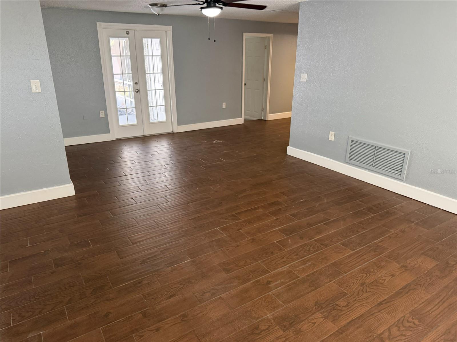 10010 REGENCY PARK BLVD — photo 2