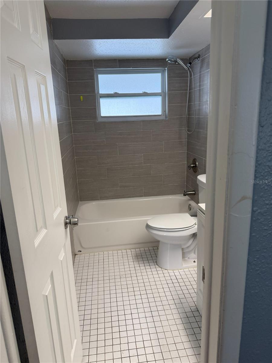 10010 REGENCY PARK BLVD — photo 8
