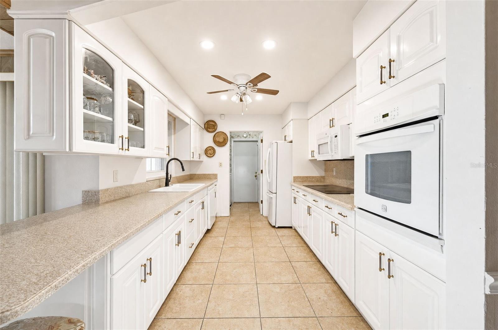 133 HOLLY AVE — photo 17