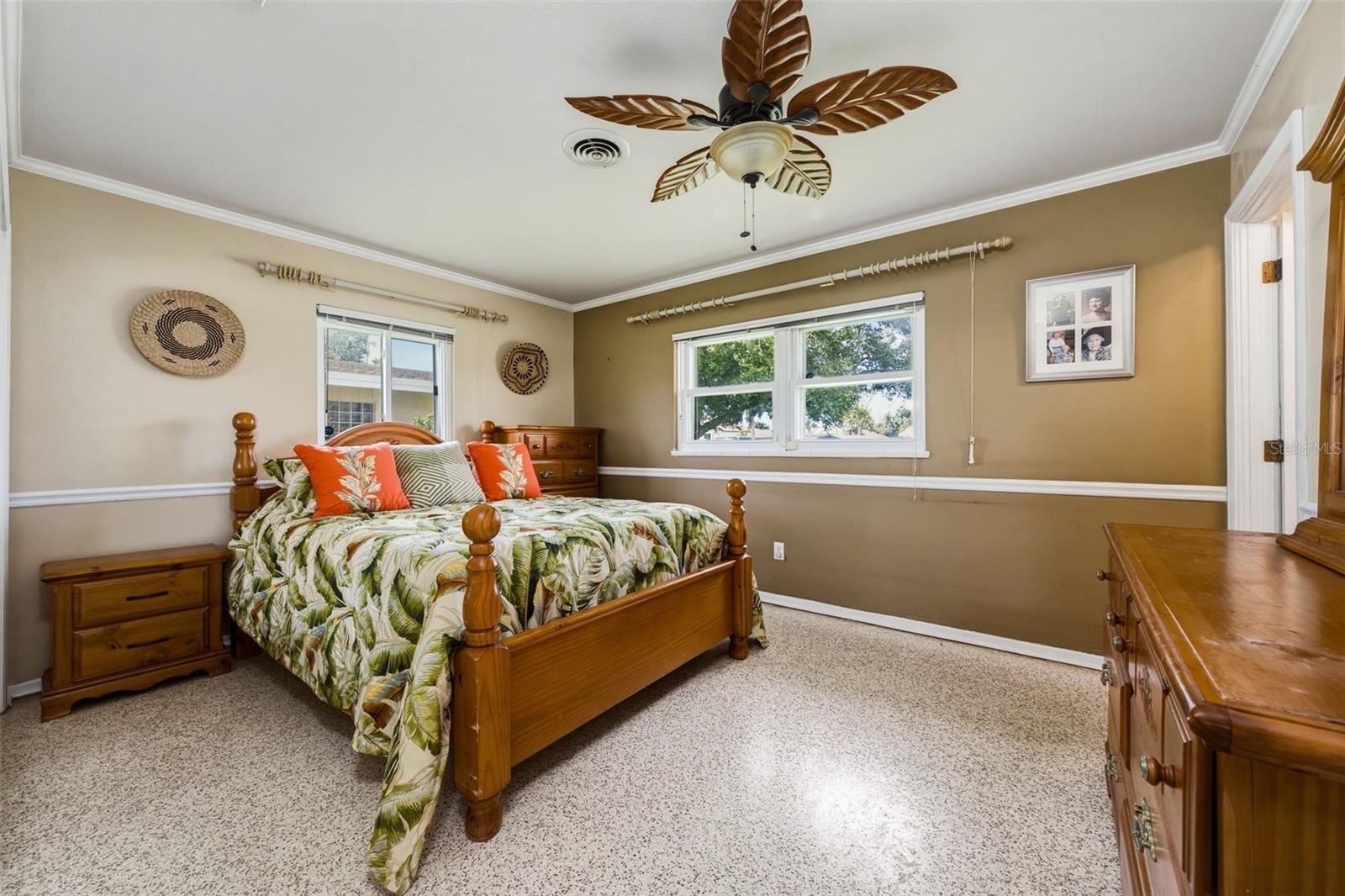 133 HOLLY AVE — photo 32