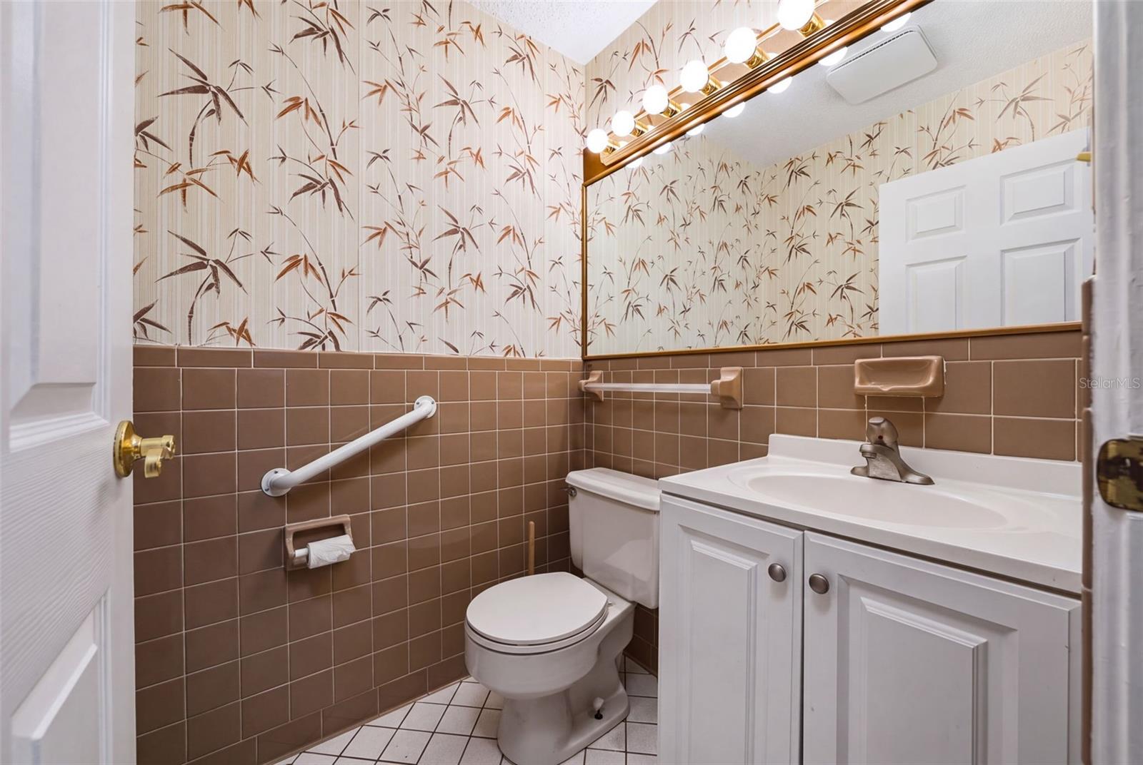 133 HOLLY AVE — photo 40