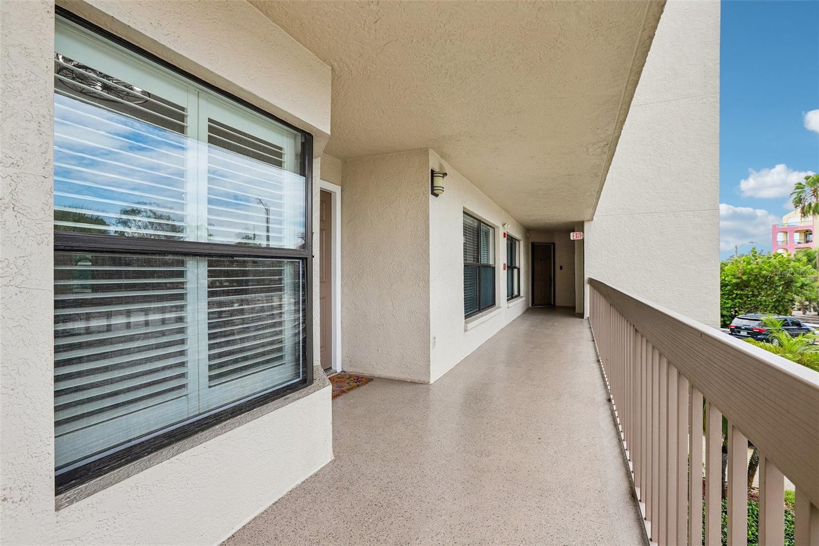 1332 PASADENA AVE S #207 — photo 3