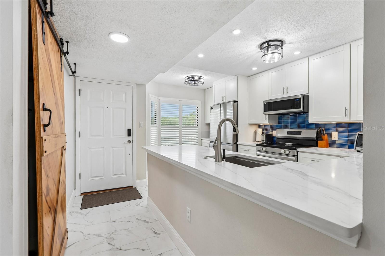 1332 PASADENA AVE S #207 — photo 7