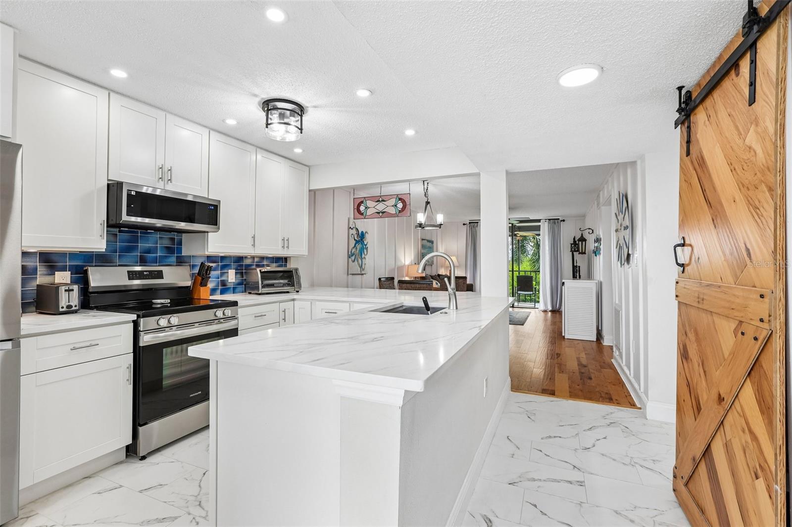 1332 PASADENA AVE S #207 — photo 5