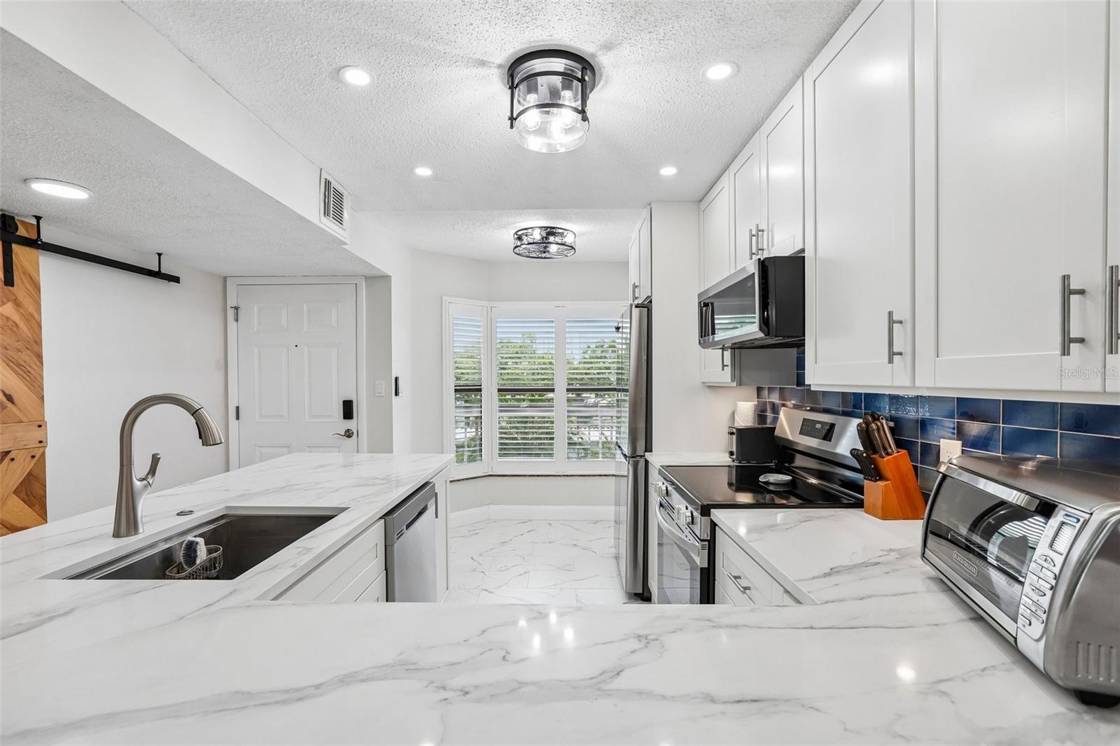 1332 PASADENA AVE S #207 — photo 4
