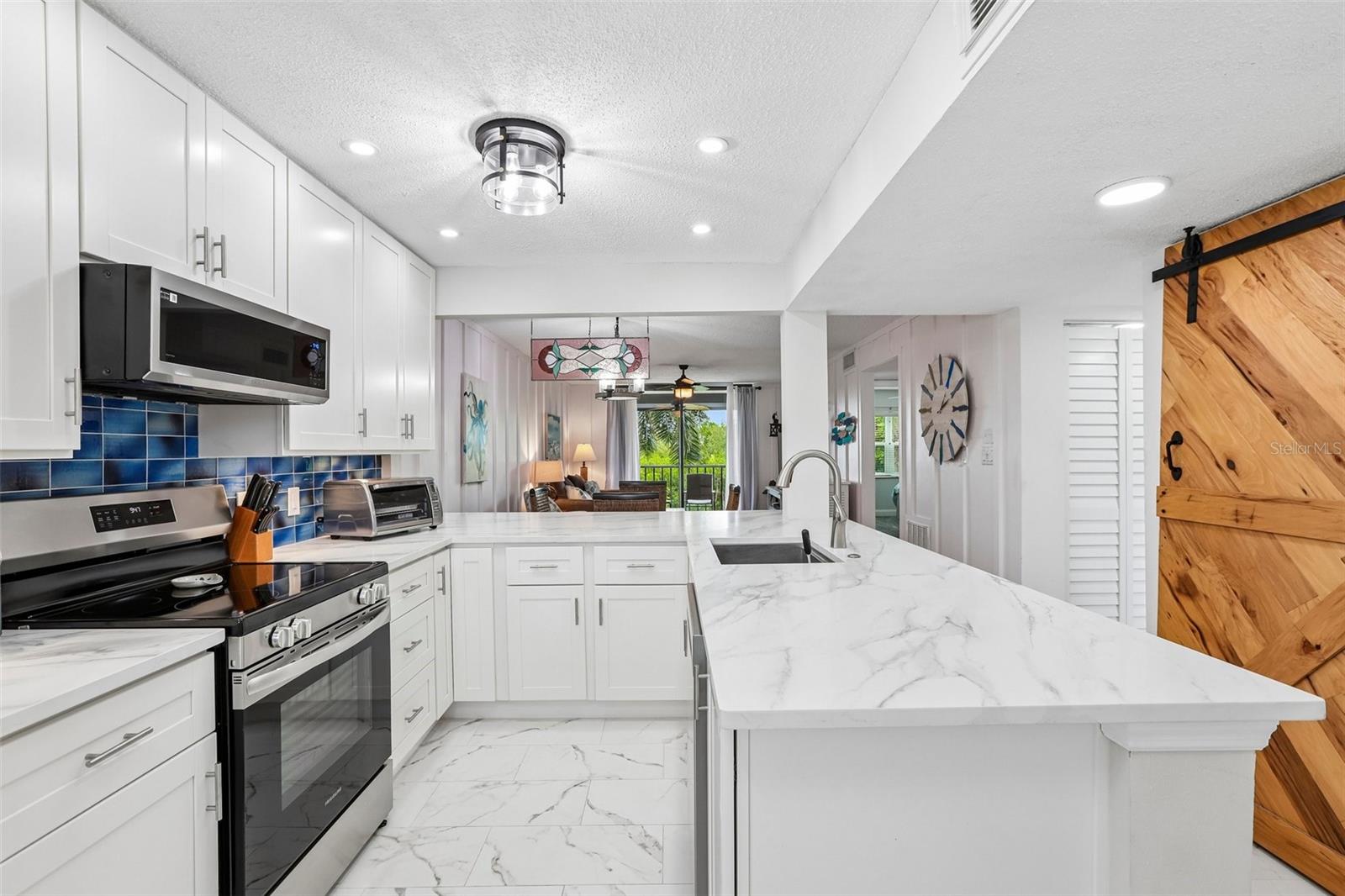 1332 PASADENA AVE S #207 — photo 6