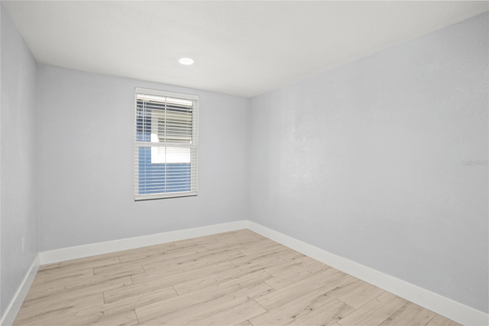 2601 W SAINT CONRAD ST — photo 9