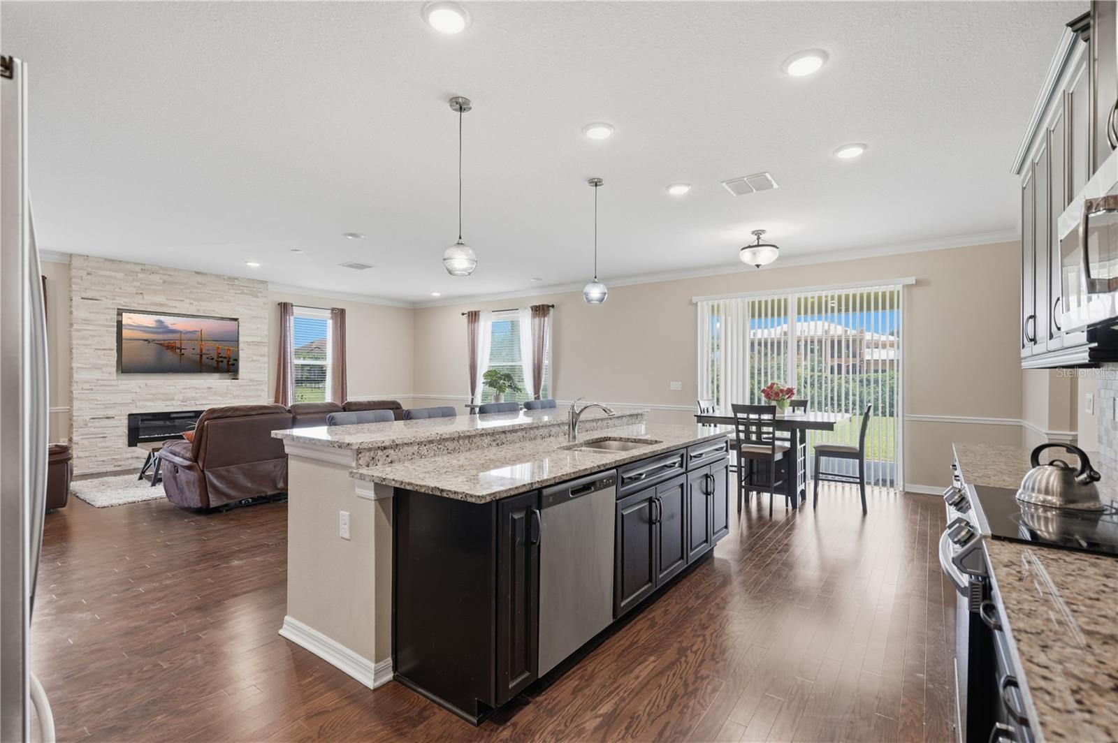 9307 PARISIAN CT — photo 10