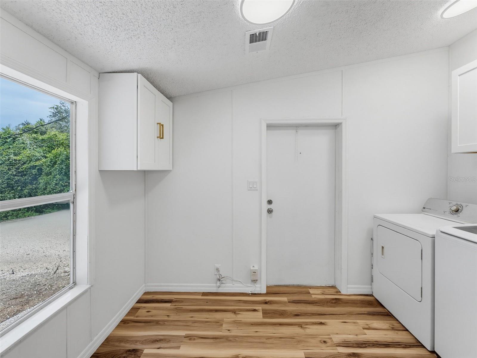 9637 PASSAIC DR — photo 36