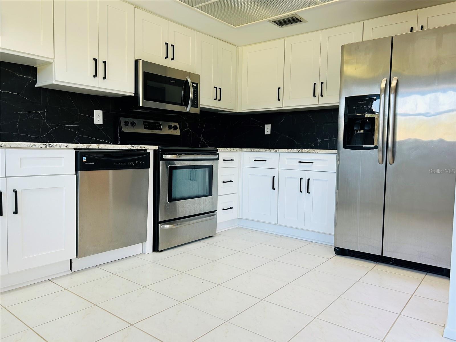 60 KAY CT — photo 18