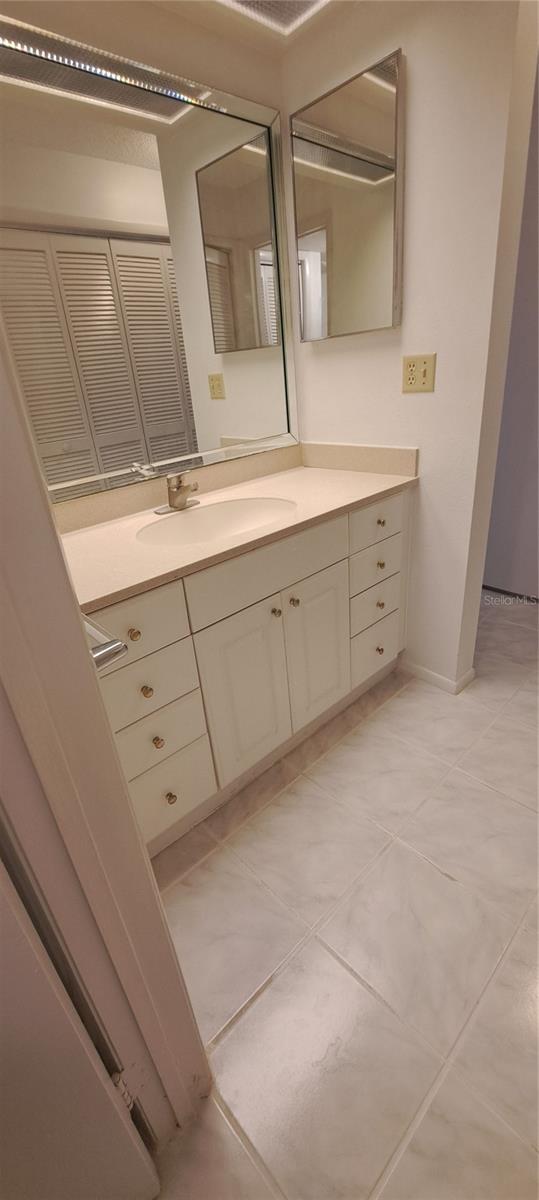 60 KAY CT — photo 10