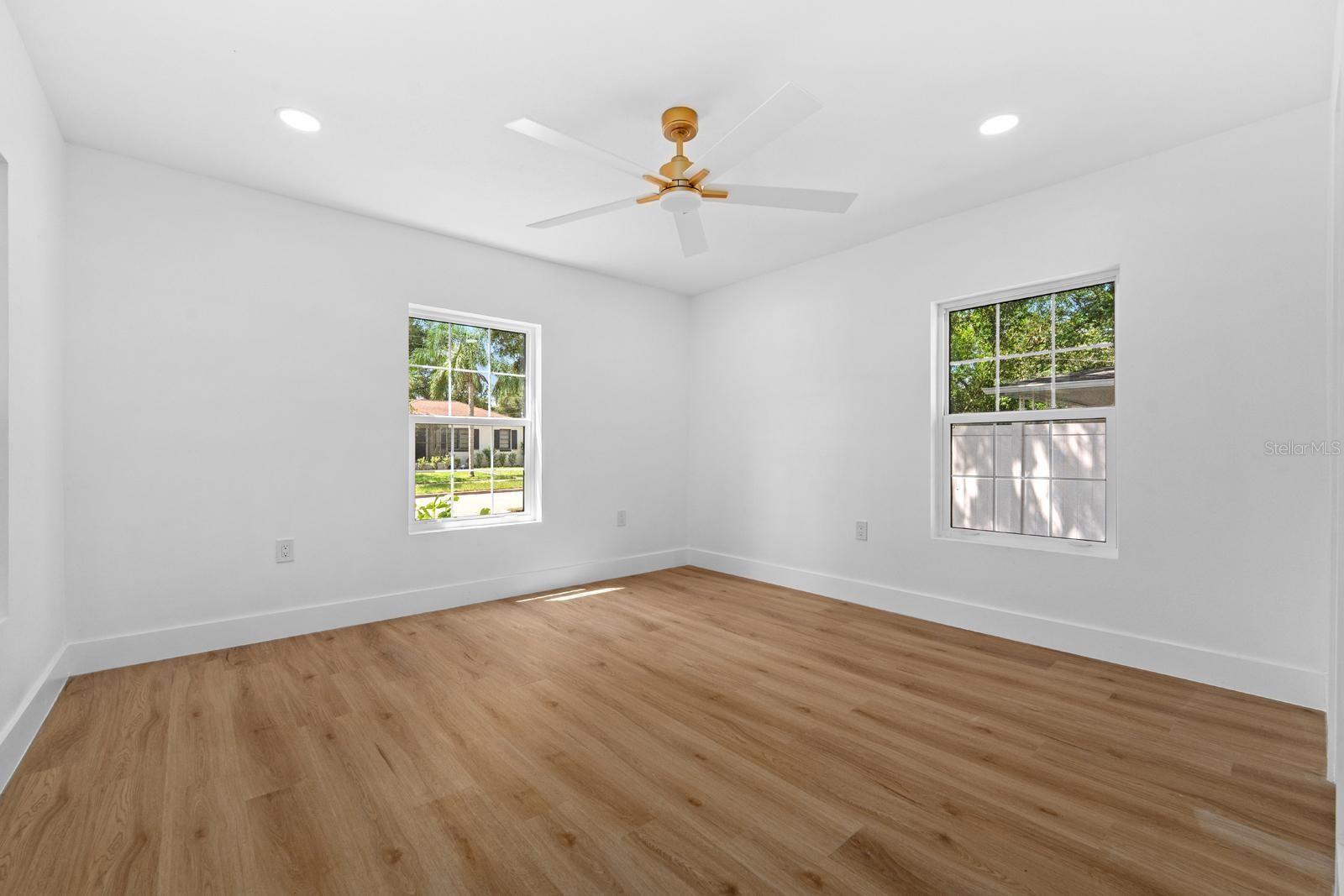 1230 E HENRY AVE — photo 17