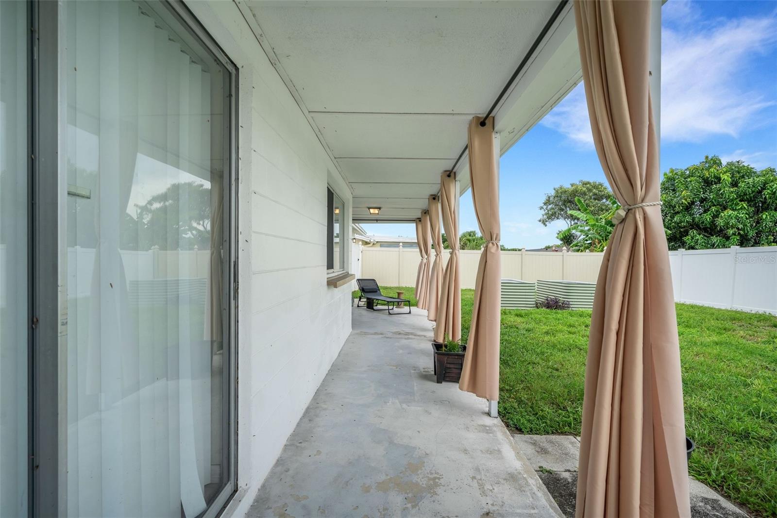 7234 OAKSHIRE DR — photo 25