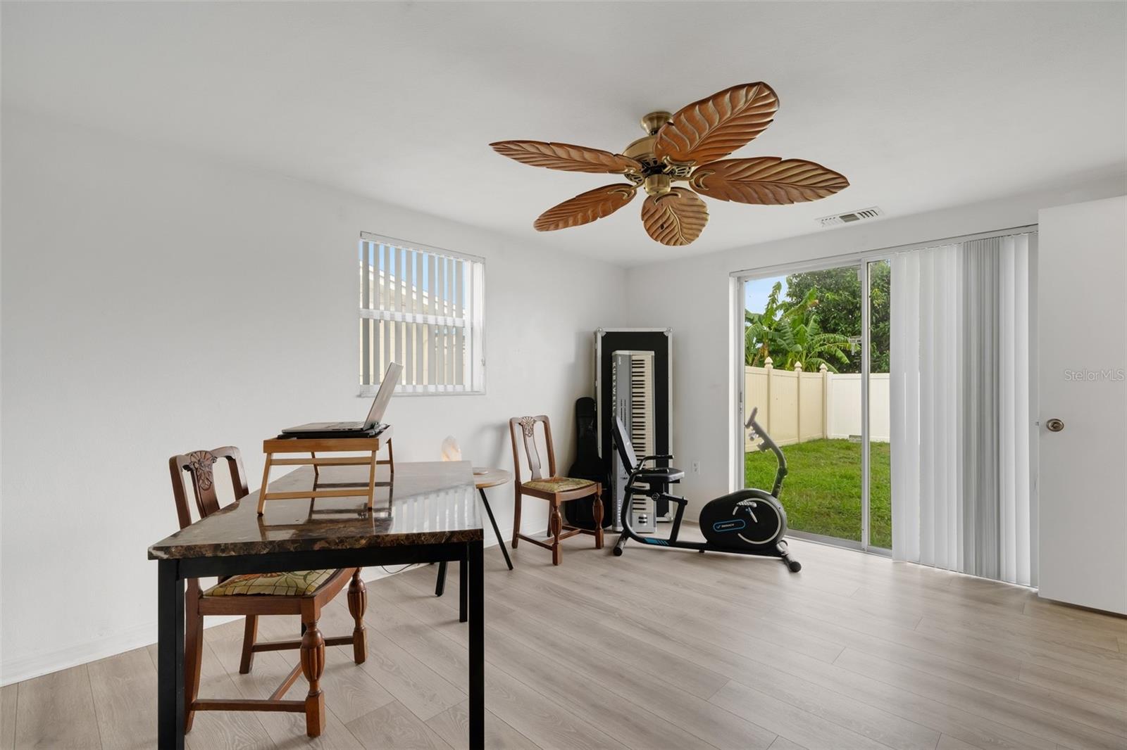 7234 OAKSHIRE DR — photo 16
